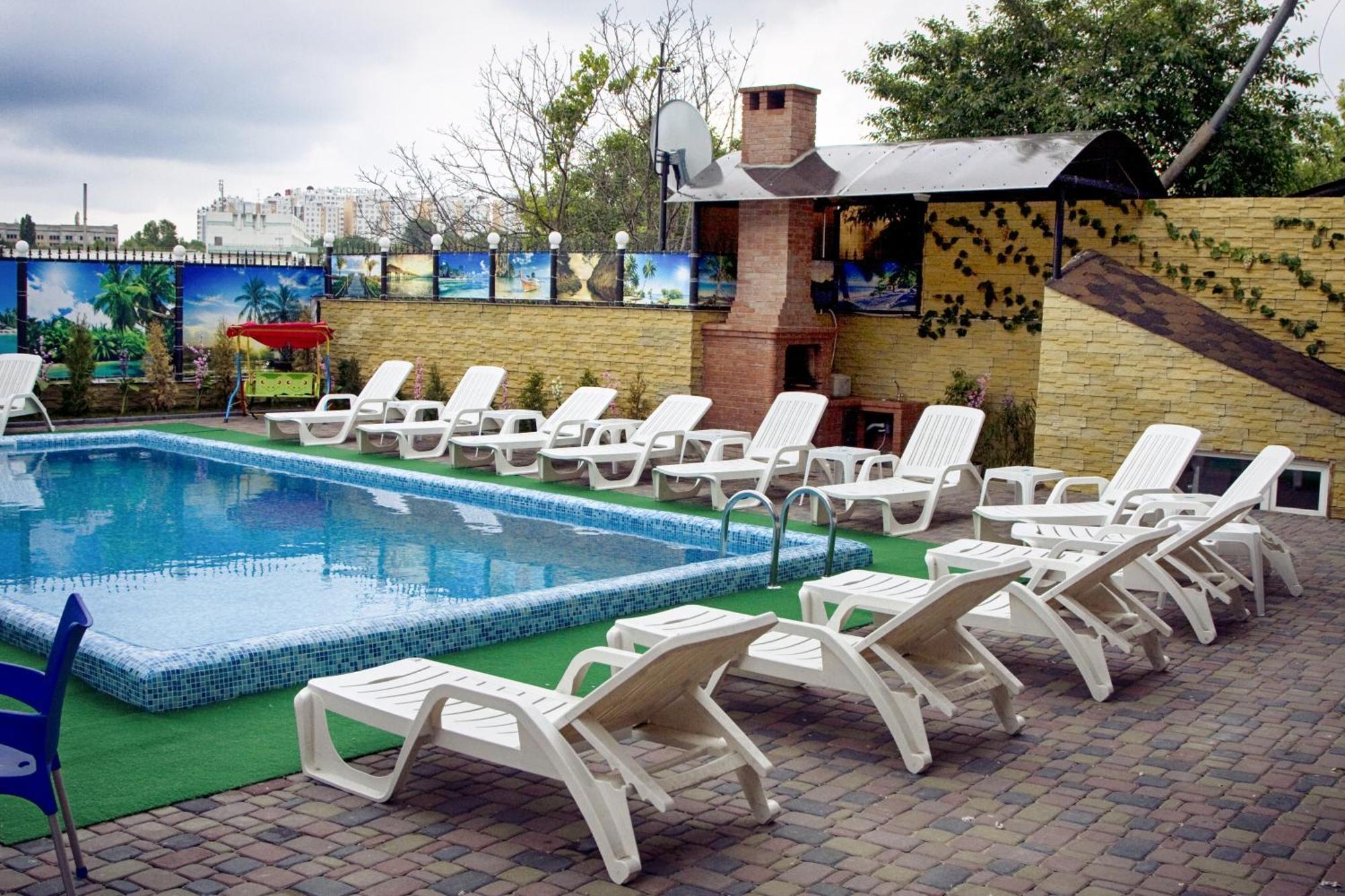 Lolo Hotel Chişinău Extérieur photo