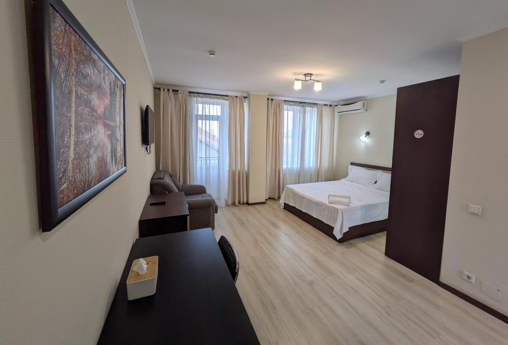 Lolo Hotel Chişinău Extérieur photo